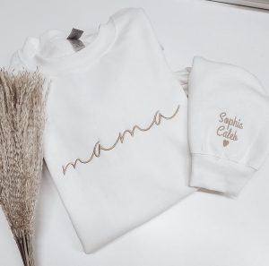 Mama Sweatshirt names Embroidered on Sleeve, Mother's Day Gift, Gift for Mom, Personalized Gift for Mom, Custom Embroidered Sweatshirt, W124